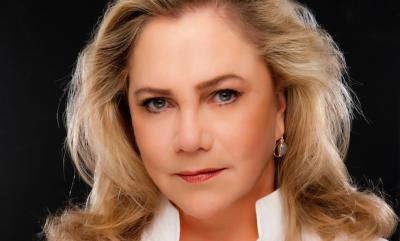 kathleen turner