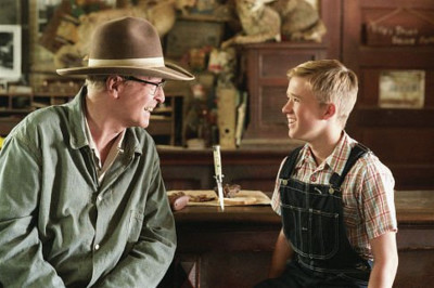 Michael Caine and Haley Joel Osment in "Secondhand Lions"