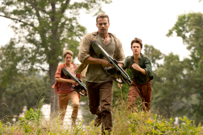 Tris (Shailene Woodley), Four (Theo James, center), Caleb (Ansel Elgort, right) in THE DIVERGENT SERIES: INSURGENT. Photo Credit: Andrew Cooper