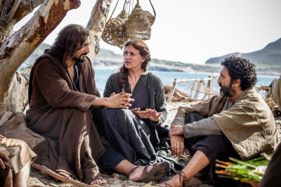 Cliff Curtis, Maria Botto and Selva Rasalingam (l. to r.) as Yeshua, Mary Magdalene and James