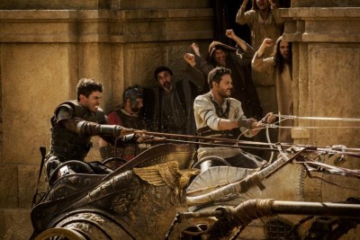 Toby Kebbell and Jack Huston in BEN-HUR (l. to r.)